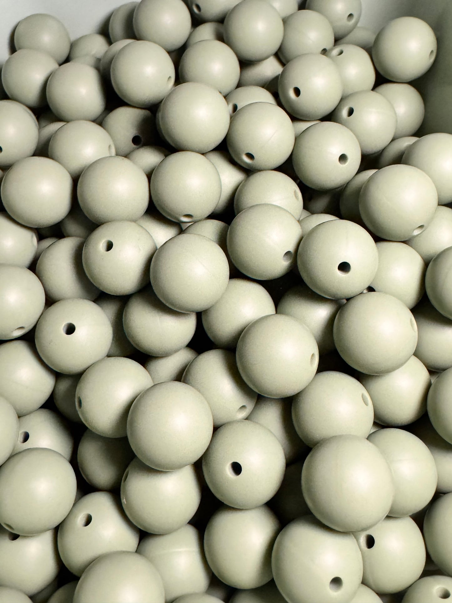 Moss Green 15mm Solid Color Silicone Bead