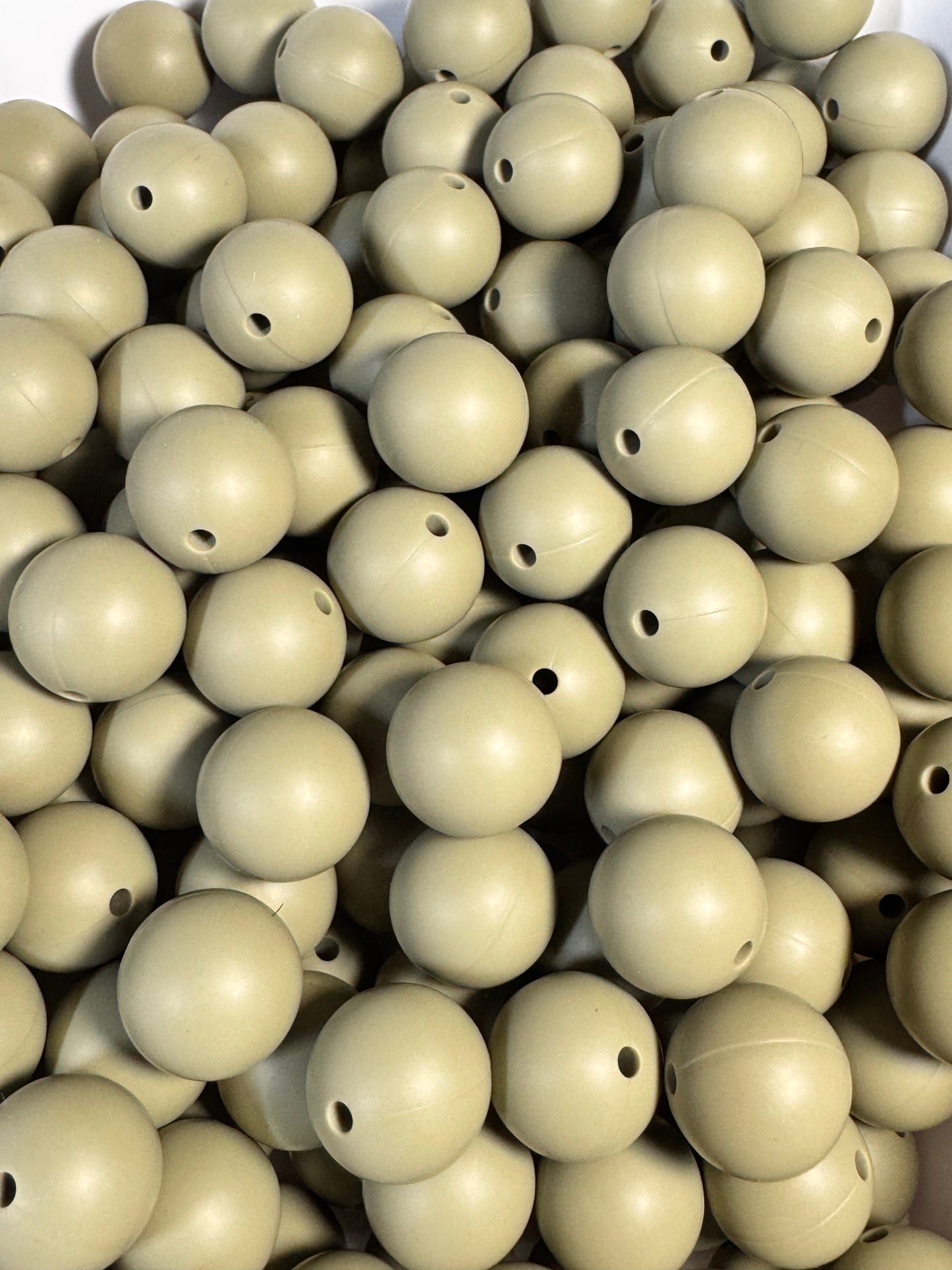 Laurel Green 15mm Solid Color Silicone Bead