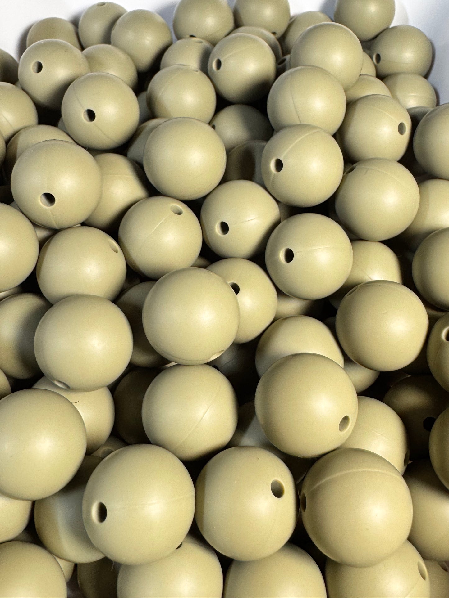 Laurel Green 15mm Solid Color Silicone Bead