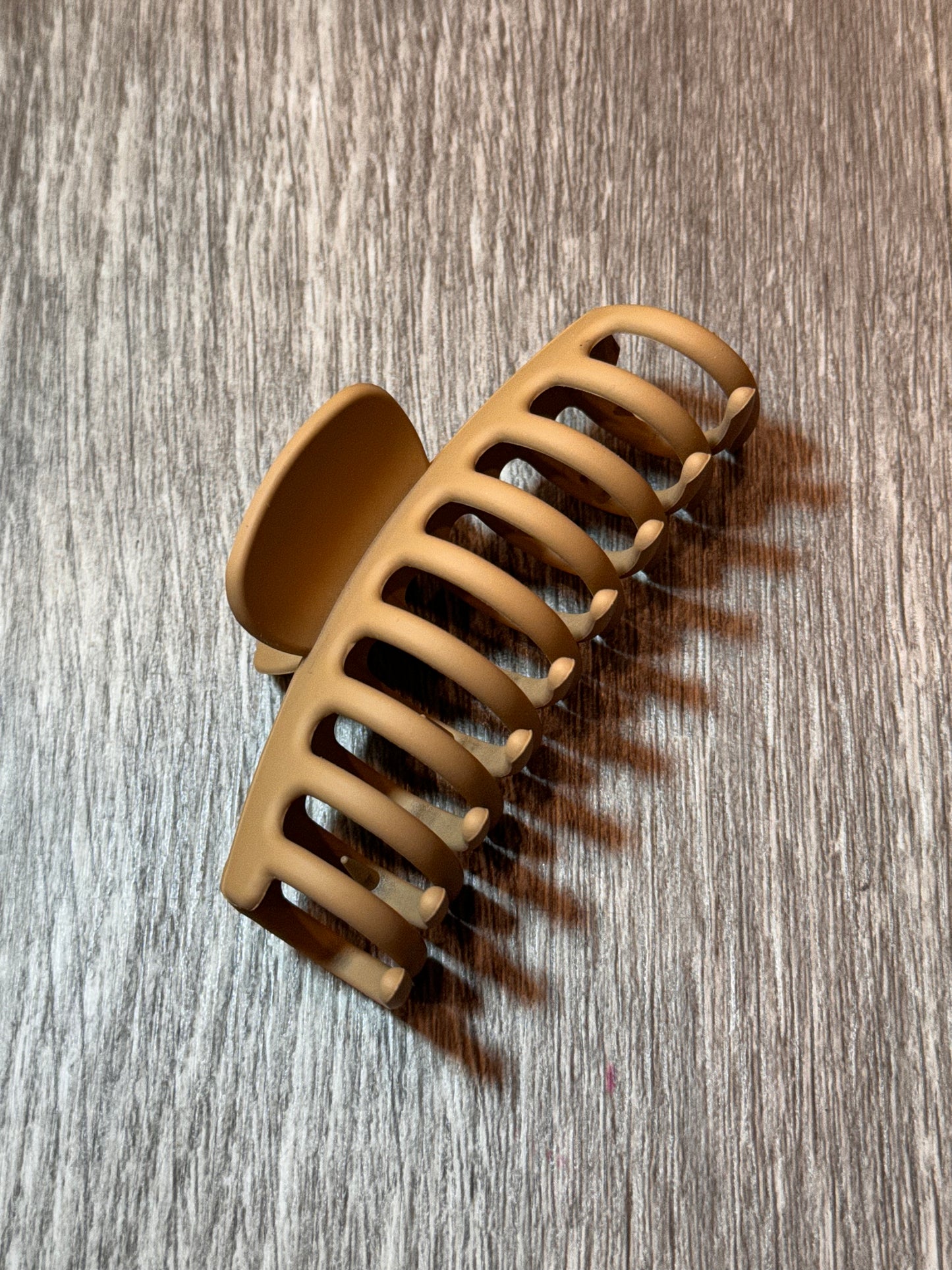 Tan Large Claw Hair Clip