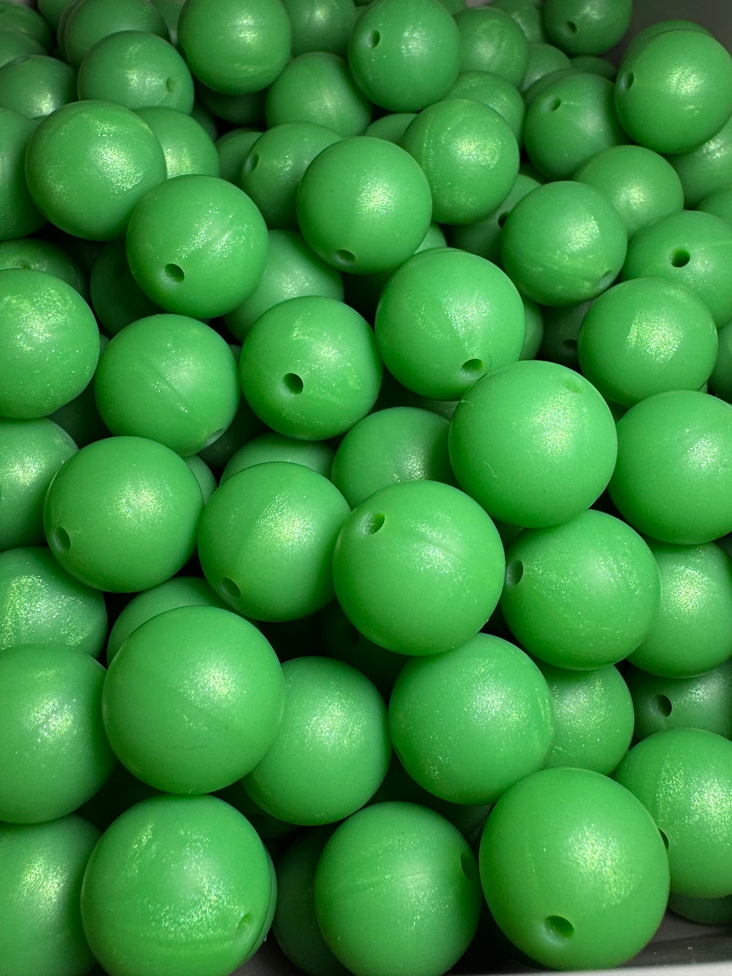 Green Pearl 15mm Solid Color Silicone Bead