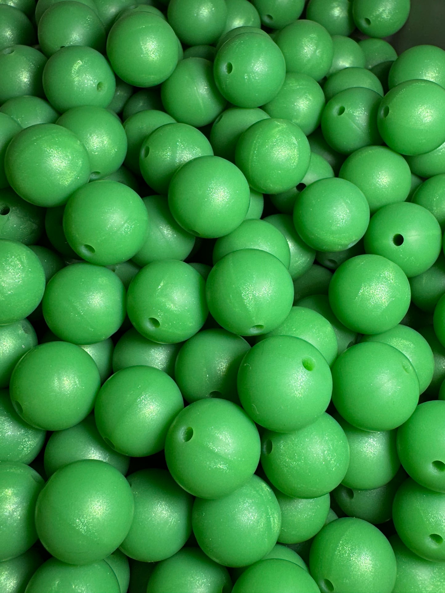 Green Pearl 15mm Solid Color Silicone Bead