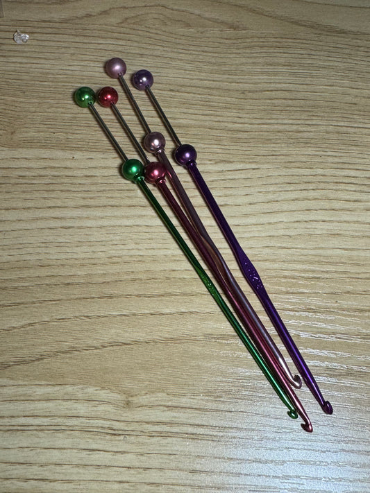 Beadable Tapered Crochet Hooks (sizes: 2.25,2.75,3.25,3.5)