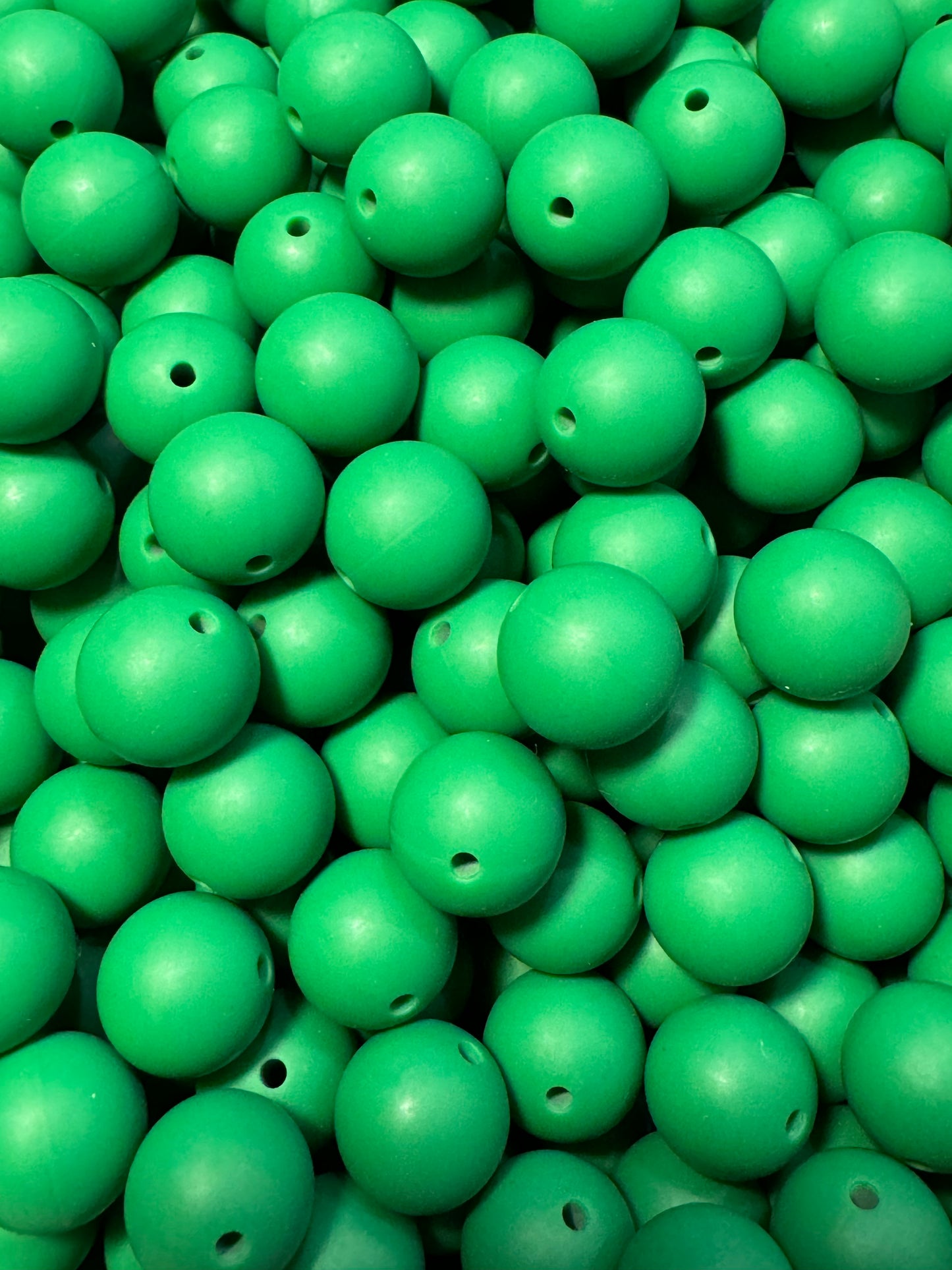 Fairway Green 15mm Solid Color Silicone Bead