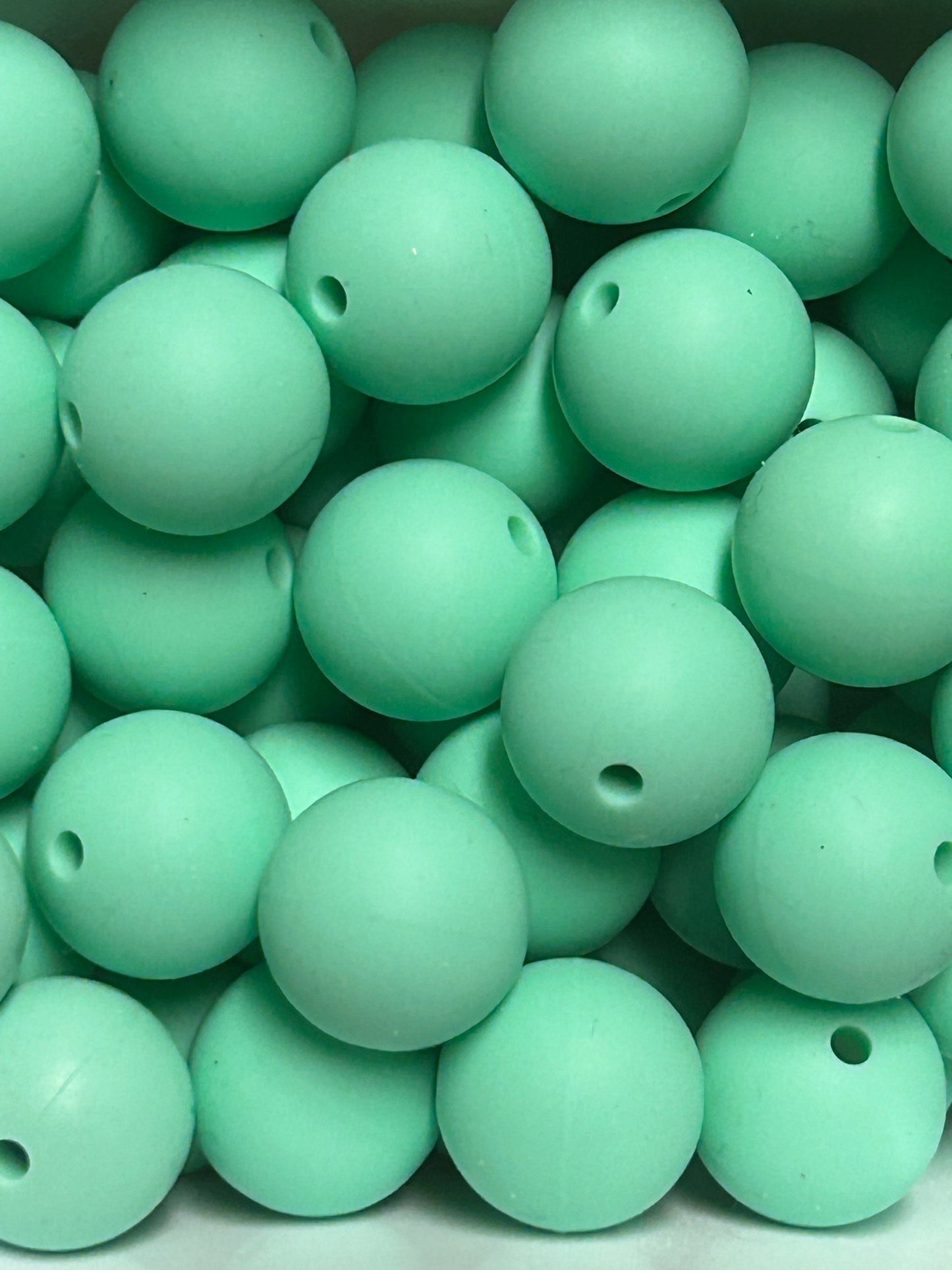 Keylime Green 15mm Solid Color Silicone Bead