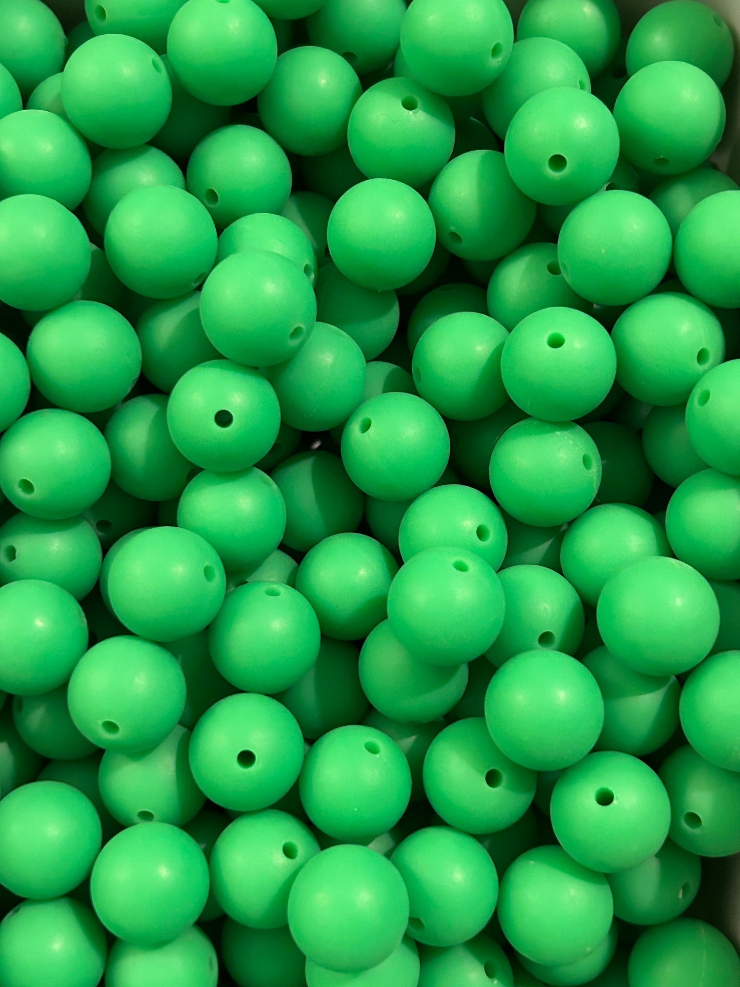 Keylime Green 15mm Solid Color Silicone Bead