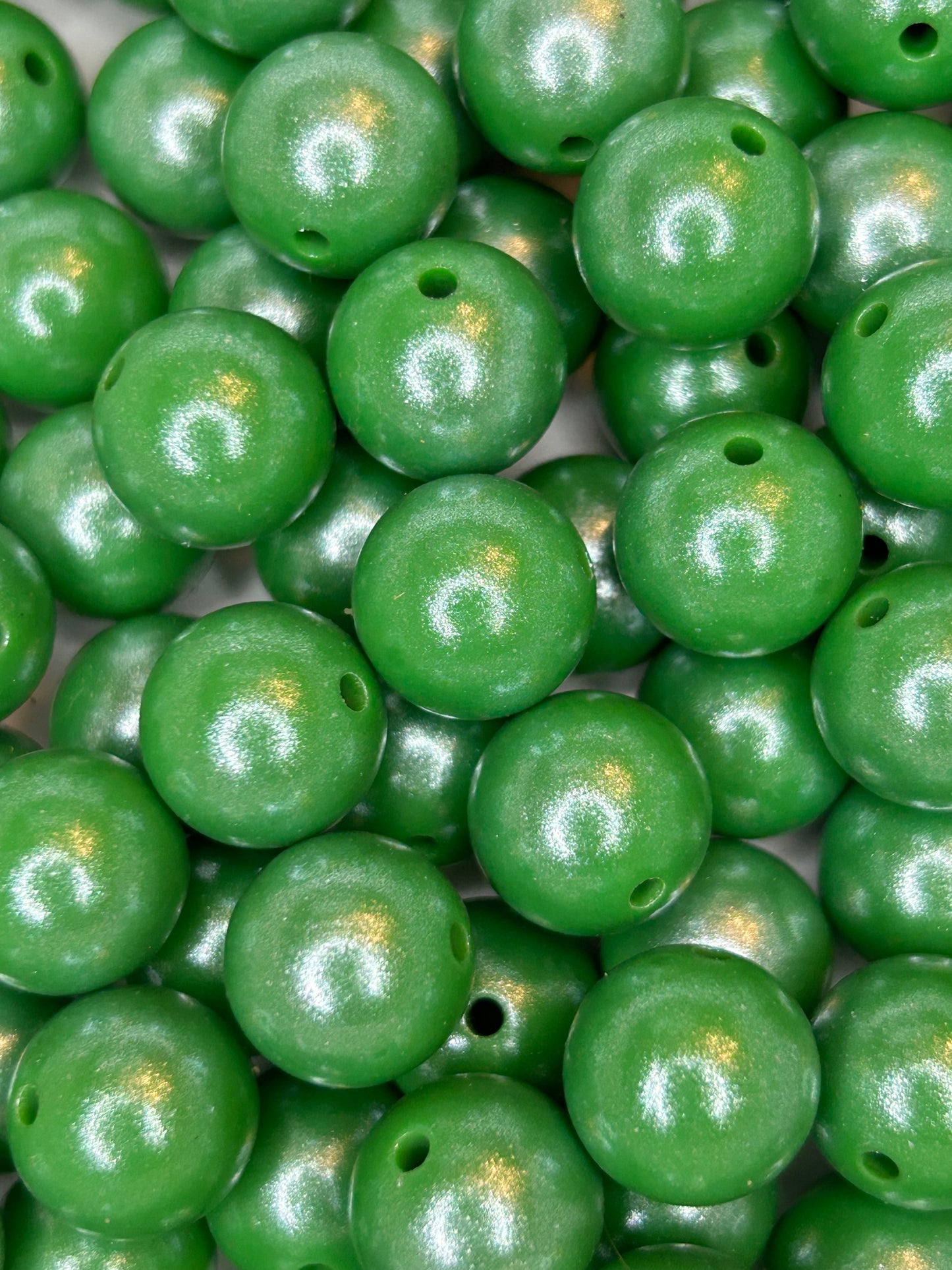 Christmas Green 15mm Shimmery Bead